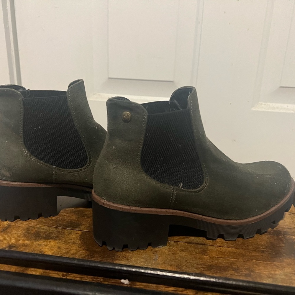 Beautiful woman Rieker ankle boots only worn once